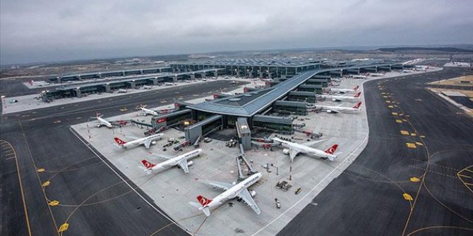 Havalimanlarında bir ayda 5,4 milyon yolcuya hizmet verildi