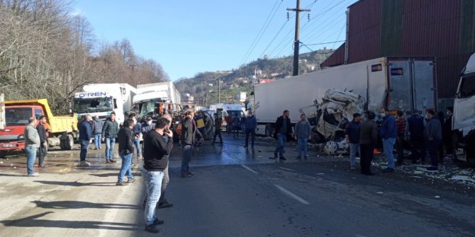 Beton mikseri tır ile çarpıştı: 1 ölü