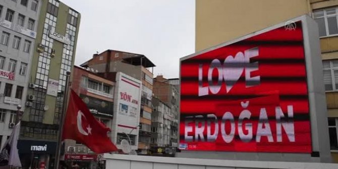 Konya'da "Love Erdoğan" görseli LED ekranlara yansıtıldı