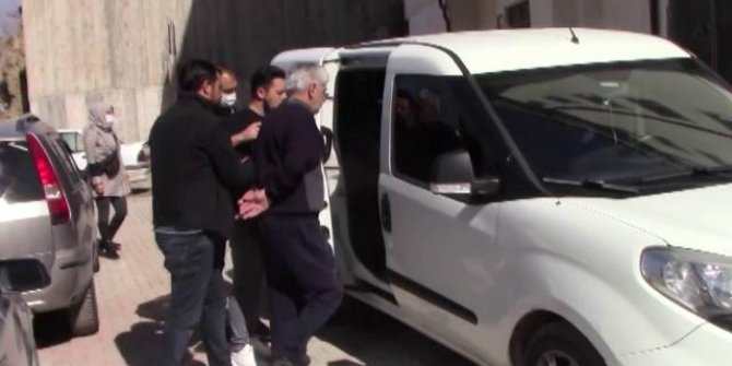 FETÖ firarisi hükümlü, yatak odasındaki gizli bölmede yakalandı
