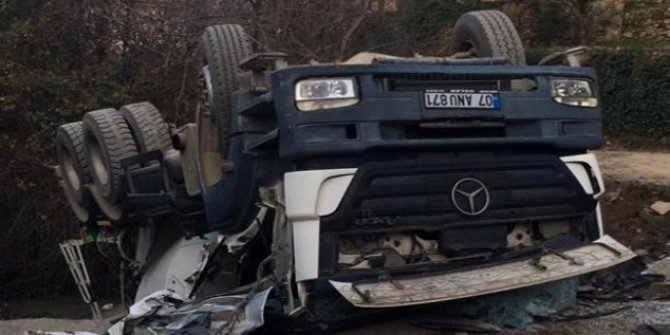 Beton mikseri devrildi: 1 ölü