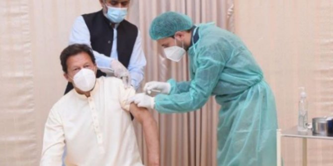 Pakistan Başbakanı İmran Han, koronavirüse yakalandı