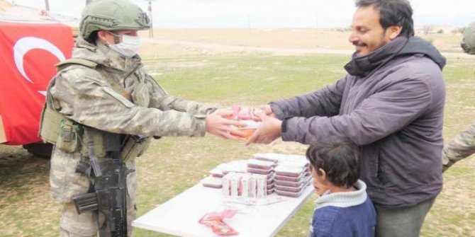 Mehmetçik'ten Barış Pınarı bölgesine yardım eli