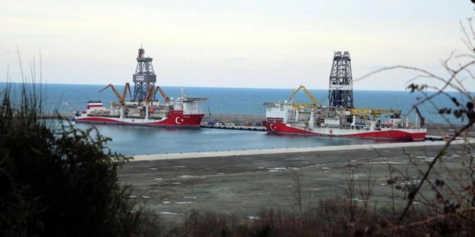Karadeniz'de heyecanlandıran an! Kanuni ve Fatih buluştu