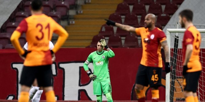 Aslan savunmada sorun yaşıyor