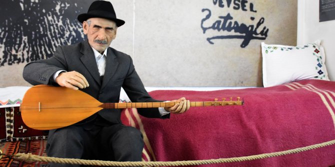 Aşık Veysel, vefatının 48'inci yılında mezarı başında anıldı