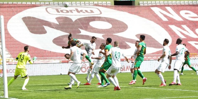 Süper Lig: Konyaspor: 1 - Alanyaspor: 0 (İlk yarı)