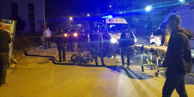 Boşanma aşamasındaki karısı ve birlikte gördüğü erkeği silahlı saldırıda yaraladı