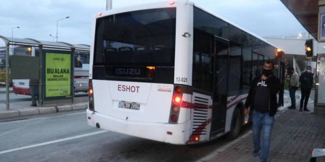 HES kodu göstermeden otobüse bindi, kendisini uyaranı bıçakladı