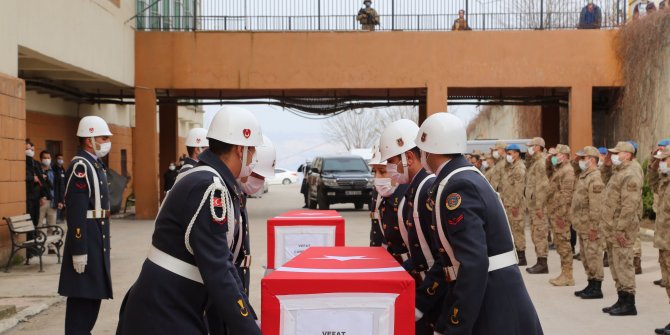 Şırnak'ta mühimmat patlamasıyla ölen 2 çocuğun cenazeleri, törenle uğurlandı