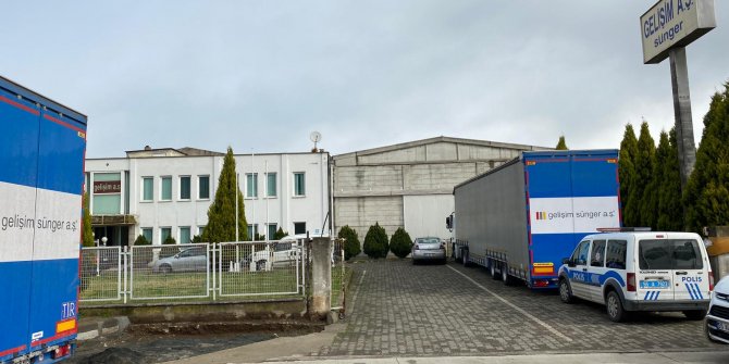 Halatı kopan vinç kolunun altında kalan işçi, öldü