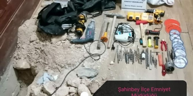 Kuyumcuyu soymaya çalışırken suçüstü yakalandı