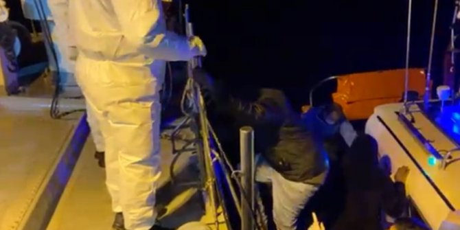 Pınar Adası'na sığınan 36 kaçak göçmen kurtarıldı