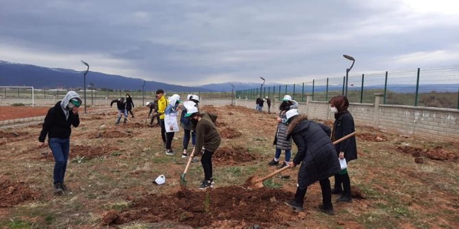 Bingöl’de bin 200 adet fidan toprakla buluşturuldu
