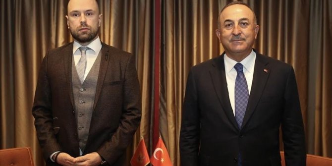 Cavusoglu rencontre son homologue monténégrin, Djordje Radulovic, à Bruxelles