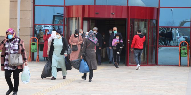Yatan hasta sayısının 30'un altında olduğu Diyarbakır'da, 'rehavet' uyarısı