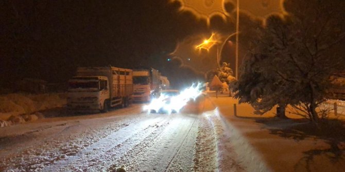 Kar nedeniyle kapanan Konya-Antalya kara yolu ulaşıma açıldı