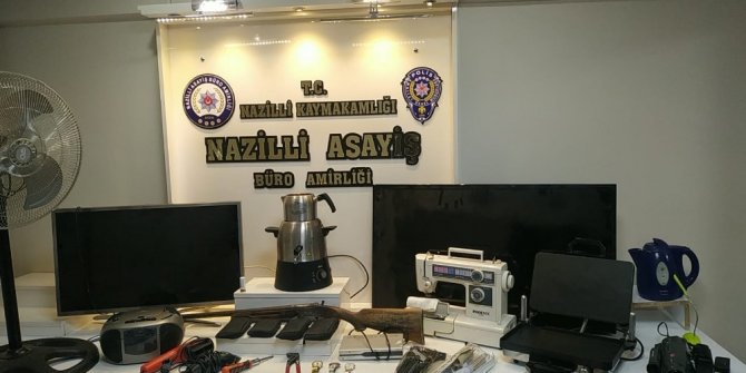 Ne gördüyse çalıp, el arabasına yüklemiş