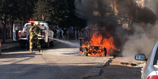 Üç tekerlekli elektrikli motor küle döndü
