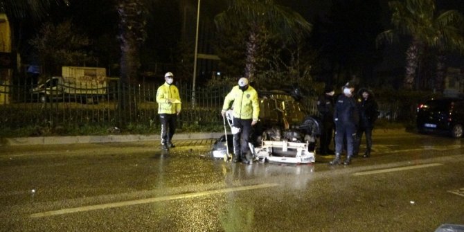İki otomobile çarpan araç takla attı