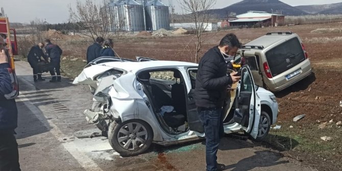 Amasya’da iki araç çarpıştı: 8 yaralı