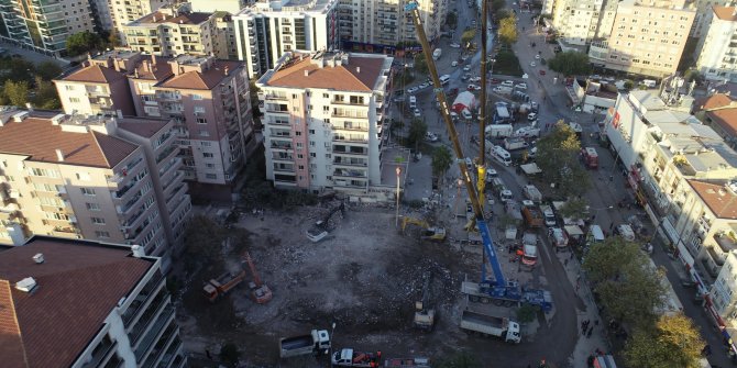 Rıza Bey Apartmanı depremzedelerinden 'park' açıklaması