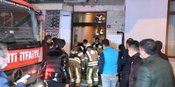 Evinde çıkan yangında ağır yaralandı