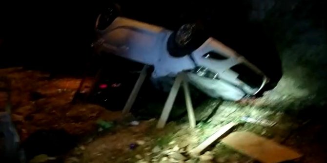 Aracıyla 20 metrelik uçurma yuvarlanan kadın sürücü öldü