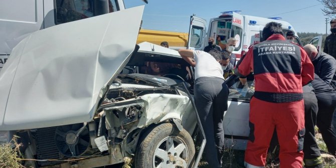 Çekici ile otomobil çarpıştı: 1 yaralı