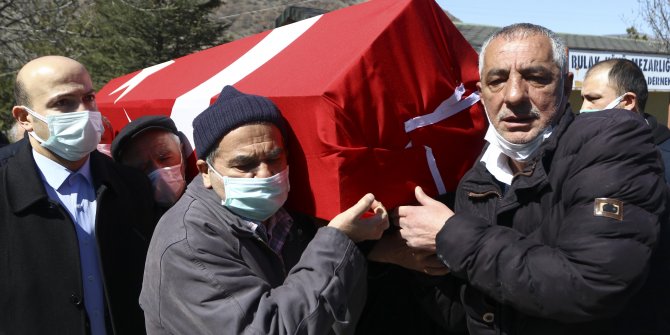 Doğum günü kutlamasında başından vurularak ölen savcı toprağa verildi