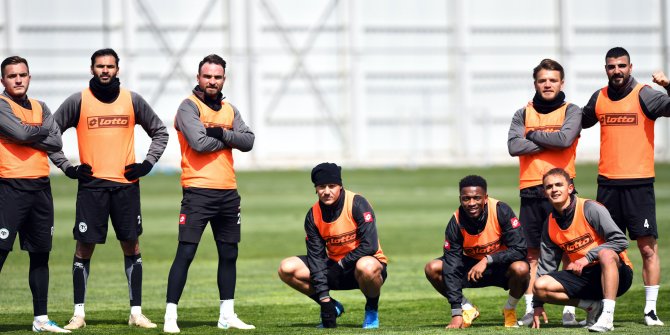 2 ismin cezalı olduğu Konyaspor'da, 4 oyuncunun sakatlığı sürüyor