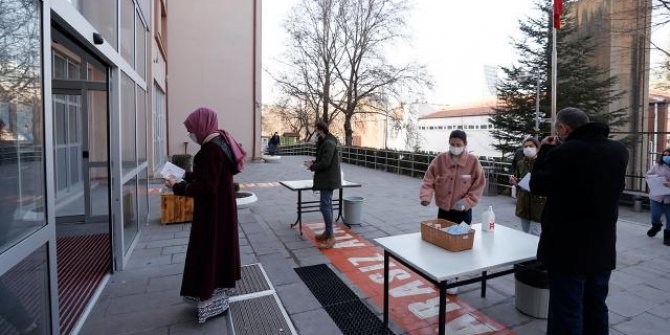 Yükseköğretim Kurumları Yabancı Dil Sınavı yapıldı