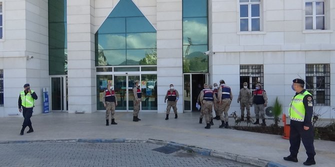 Barışmak için çağırdığı arkadaşını öldürdü