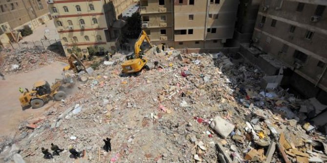 Mısır'da çöken binada can kaybı 23'e çıktı