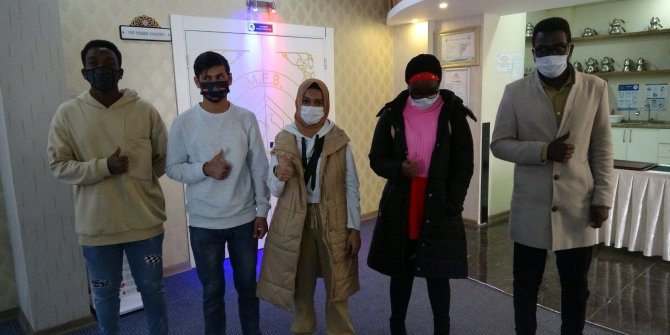 Dünya’nın dört bir yanından Sivas’a geldiler her şeye alıştı, soğuğa alışamadılar