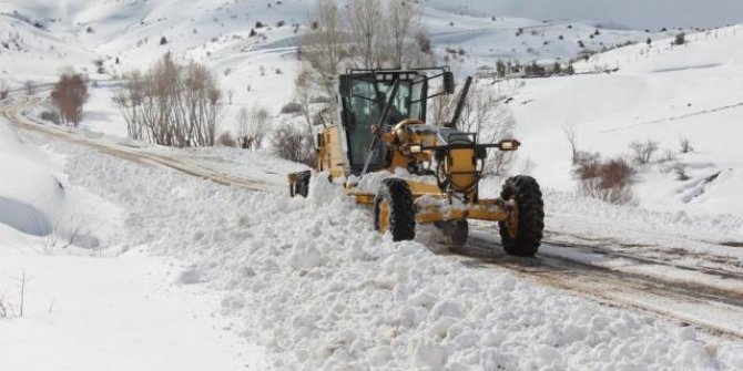 Baharda "kar" mesaisi sürüyor: 43 yol ulaşıma kapalı