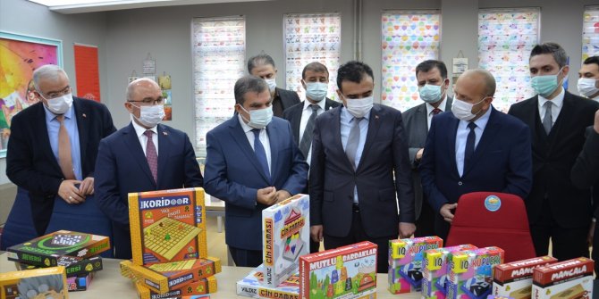 Karaman'da Çocuk ve Türkçe kütüphaneleri açıldı