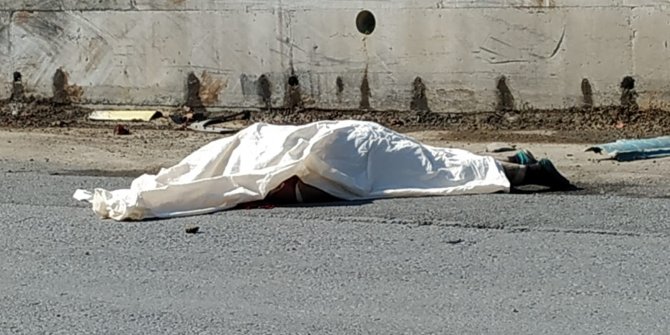 Freni boşalan kamyondan atlayan şoför, feci şekilde öldü