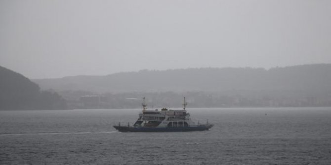 Kuzey Ege'de feribot seferlerine fırtına engeli