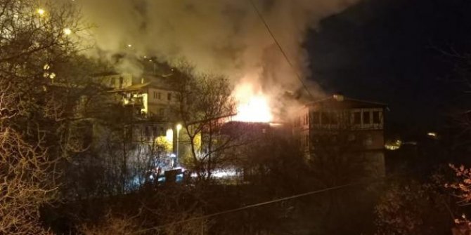 130 yıllık tarihi konakta yangın