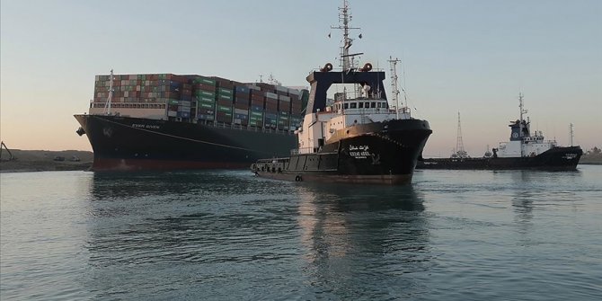 Süveyş Kanalı’nda gemi geçişleri normal seyrediyor