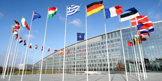 NATO'dan Rus savaş uçaklarına önleme
