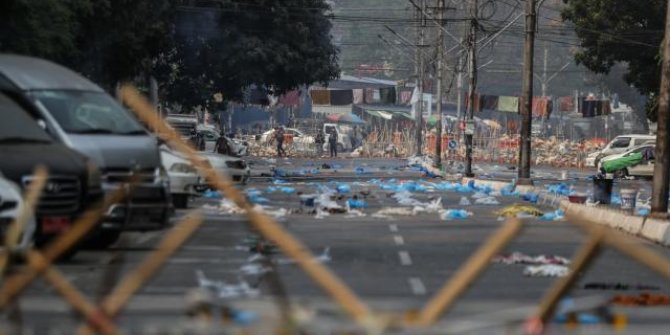 ABD, diplomatlarının Myanmar'dan ayrılmasını istedi
