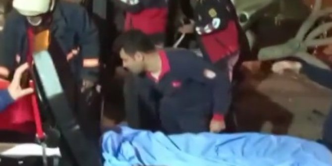 Mersin’de iki otomobil çarpıştı; baba-oğul öldü