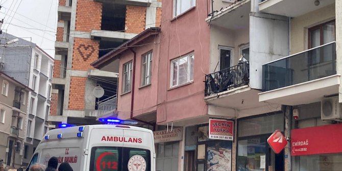 Terasında çalıştığı 2 katlı binadan düşüp hayatını kaybetti