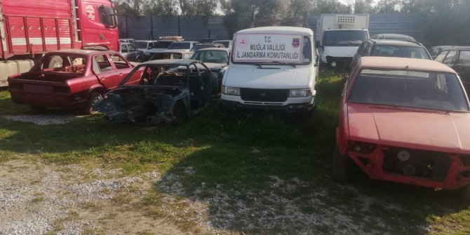 Motor ve şasi numaralarını siliyorlardı, tutuklandılar