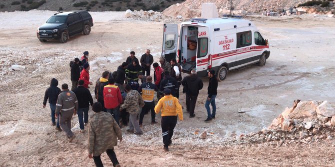 Motosiklet mermer ocağı sahasına düştü, sürücü öldü