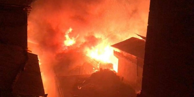 Artvin’de bu kez Ortaköy köyünde yangın çıktı
