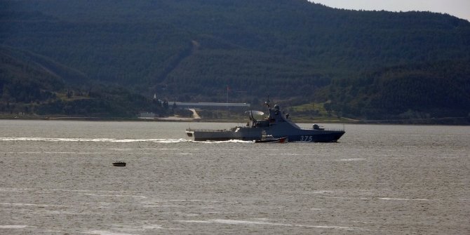 Rus savaş gemisi ‘Dmitry Rogachev’ Çanakkale Boğazı’ndan geçti