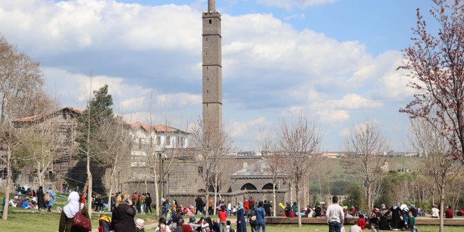 Koronavirüs vaka sayının arttığı Diyarbakır'da, denetimler sıklaştırıldı